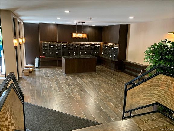 5th image of 370 Central Park Ave APT 2S