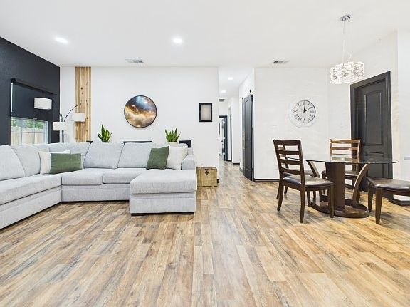 4th image of 14089 E Travis Ln