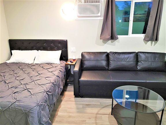 5th image of 4646 Home Ave #2