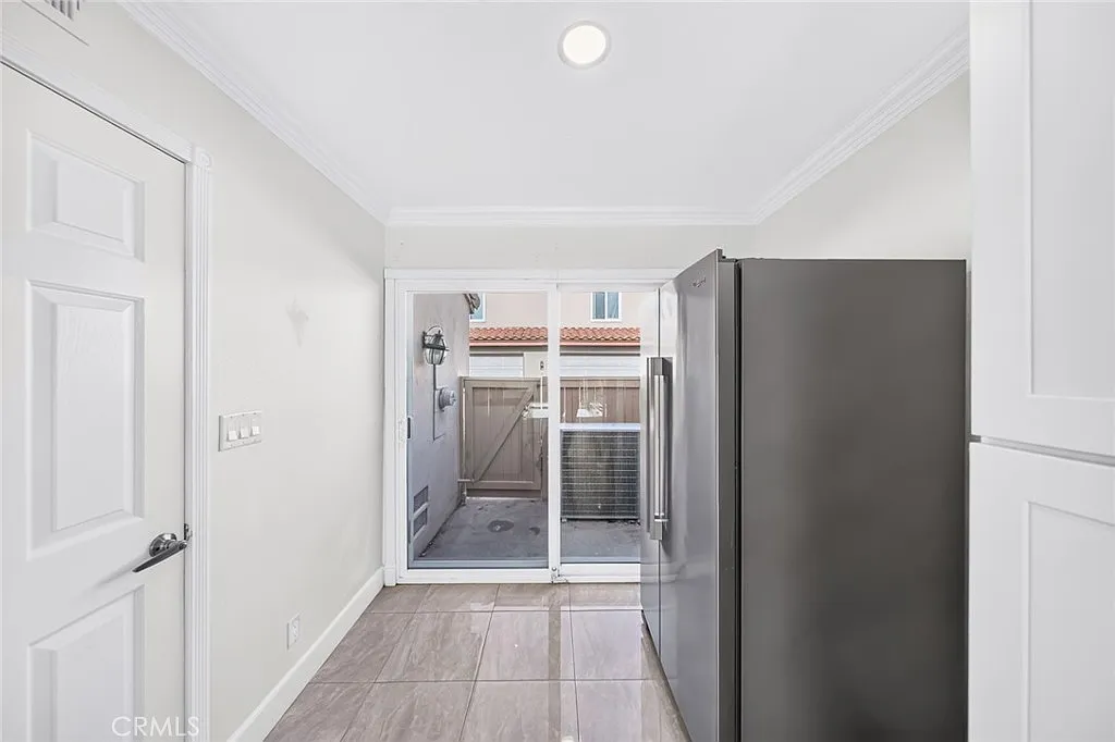 3 bed, 1567 sqft, $4,450 — Photo 3