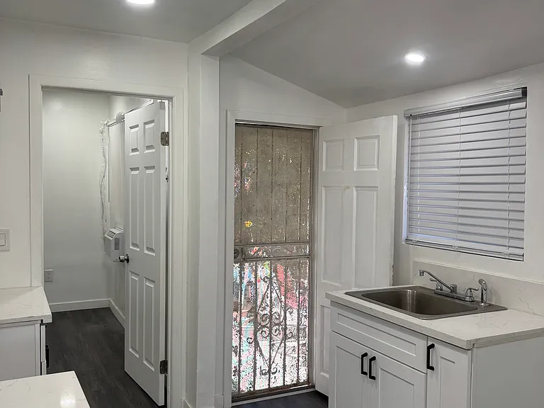 1136 S Ditman Ave — Photo 6