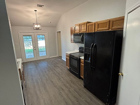 3rd image of 8206 Copperfield