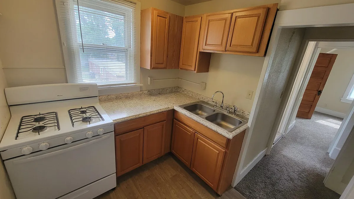 Unit Photo - 445 N Plum St #201