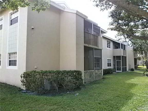 2nd image of 731 Cypress Ln #L8