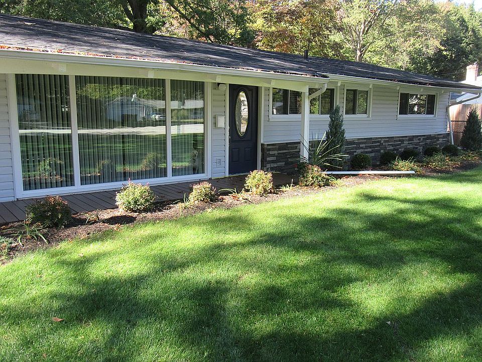 1st image of 2350 Chestnut Dr