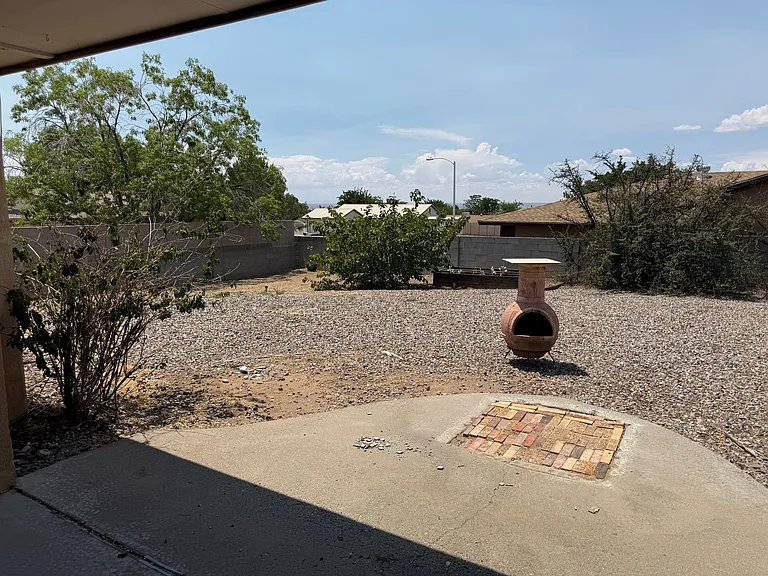 8201 Portales Ave NE — Photo 21