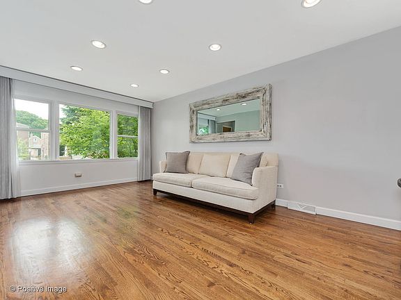 2nd image of 5043 N Oak Park Ave