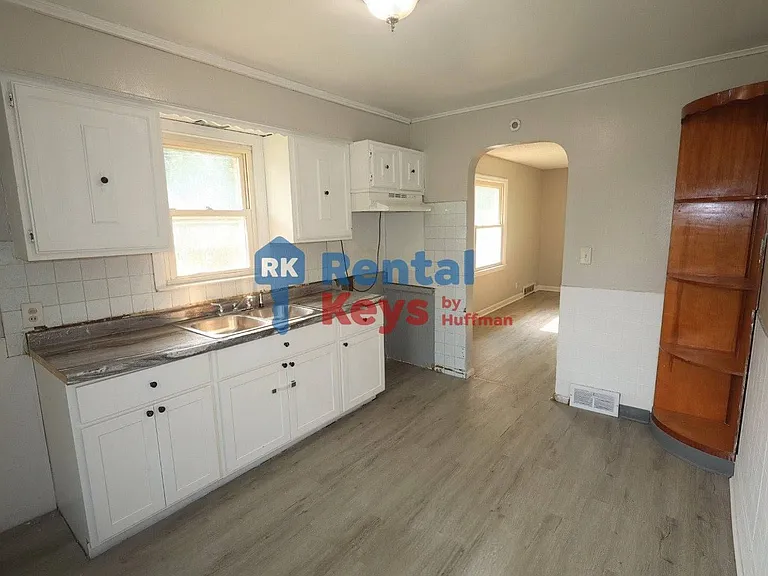 732 Wall St — Photo 5