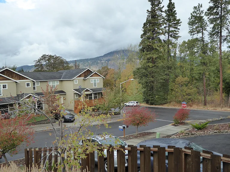 413 Maxs Pl — Photo 13