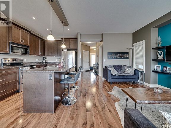 3rd image of 115 Shepherd Cres #141
