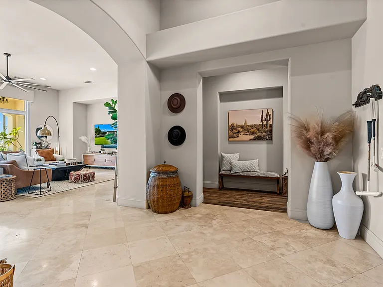 56738 Palms Dr — Photo 11