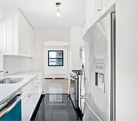 Rented by Anchor Associates | media 19