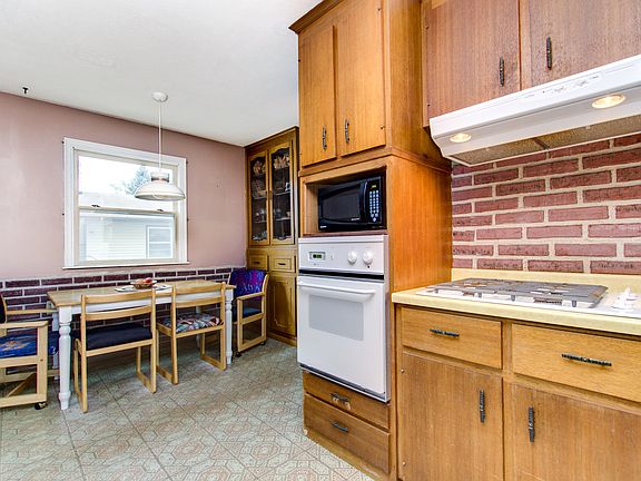 5th image of 4830 Sandra Ln