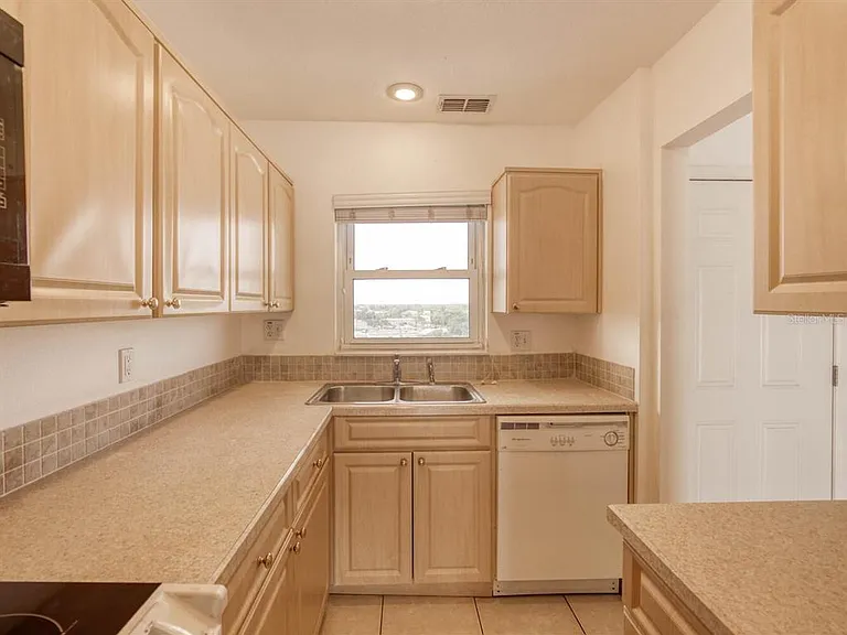 4939 Floramar Ter #912 — Photo 12