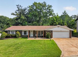 208 Meadowlark Ln, Saint Charles, MO 63301
