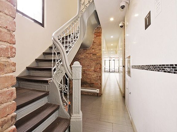 5th image of 83 Henry St #15F