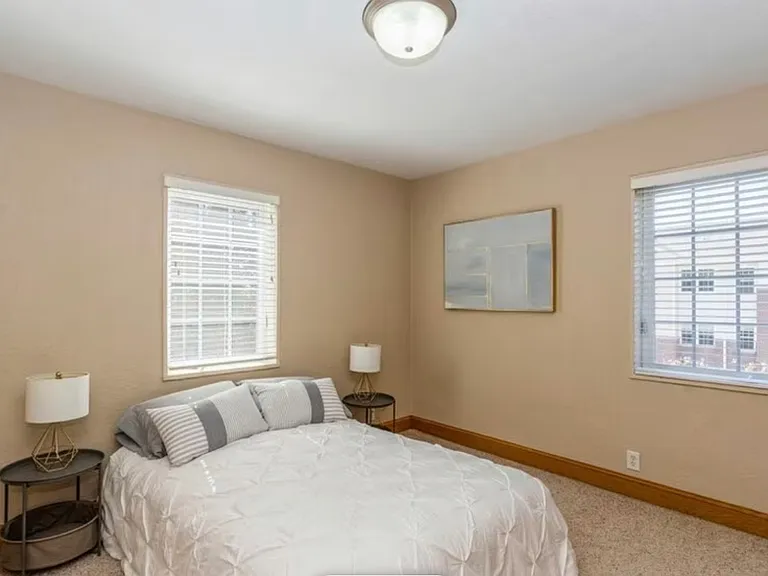 313 Grandview Ct — Photo 10
