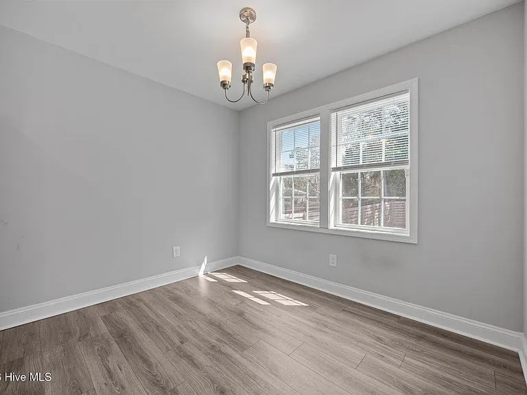 645 S Gaines St — Photo 30