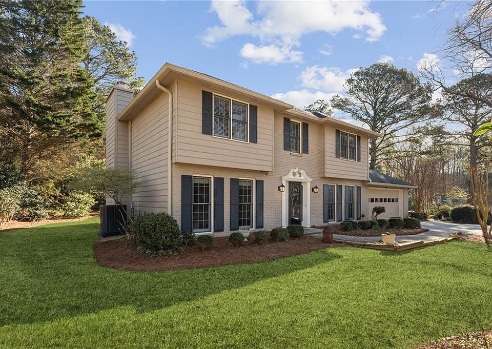 1st image of 2648 Ravenoaks Pl