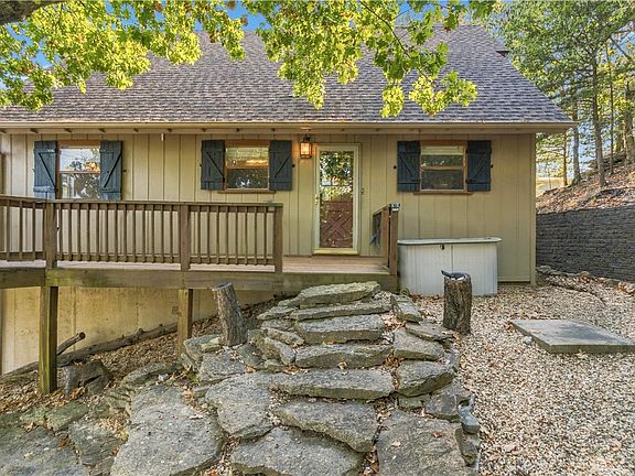 2nd image of 21432 Lakeview Dr