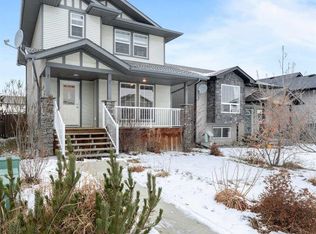 4 E Lucky Pl, Sylvan Lake, AB T4S0A9