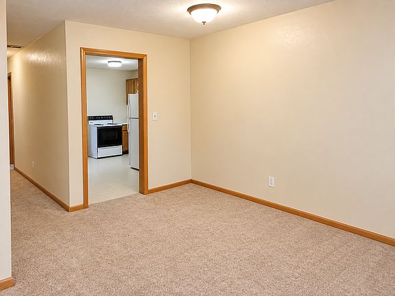 3rd image of 903 S Henderson St