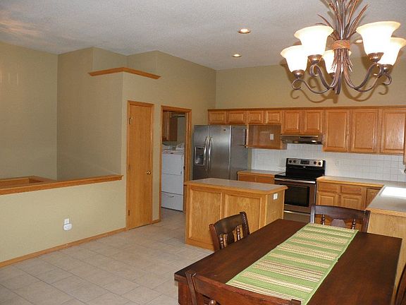 4th image of 2424 N Hazelwood Ct