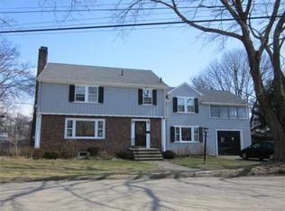 2 Leo Rd, Marblehead, MA 01945