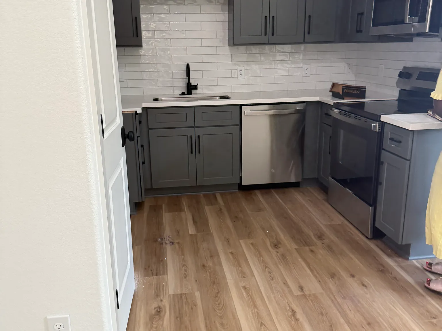 3 bed, 2200 sqft, $2,000 — Photo 2
