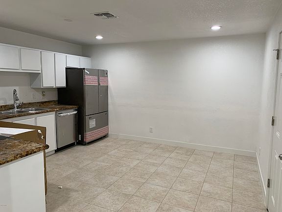 3rd image of 1130 N 59th Ave