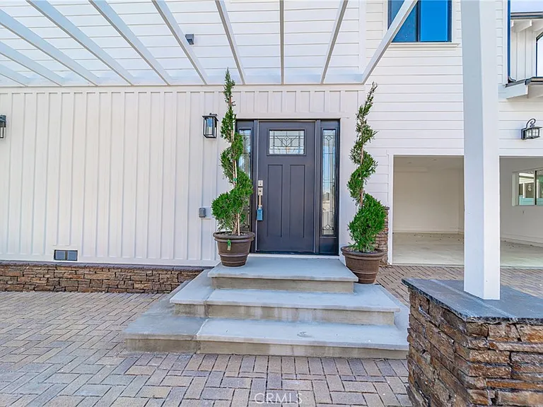 13128 Putnam St — Photo 2
