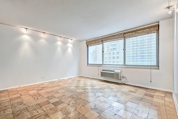 Rented by Level Group | media 3