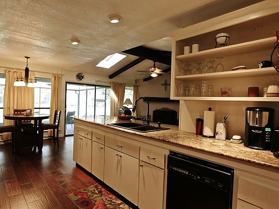 2nd image of 8808 Collingwood Dr