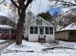 1718 Donora St, Lansing, MI 48910