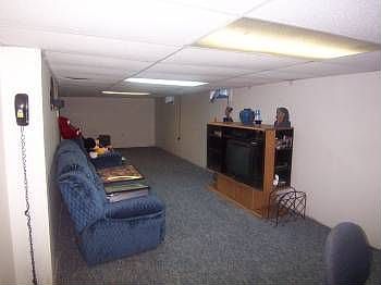 5th image of 305 Knaul St