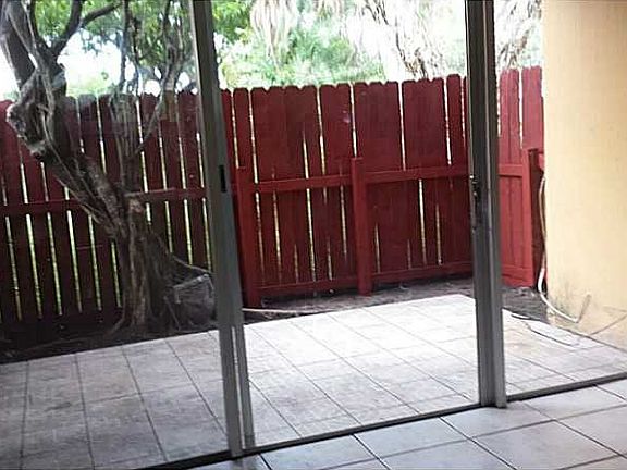 4th image of 110 Fontainebleau Blvd APT 114