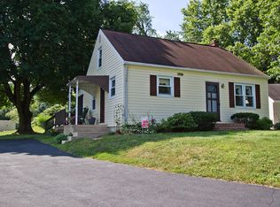 53 Village Dr, Mountville, PA 17554