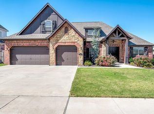 6210 S 28th St, Rogers, AR 72758