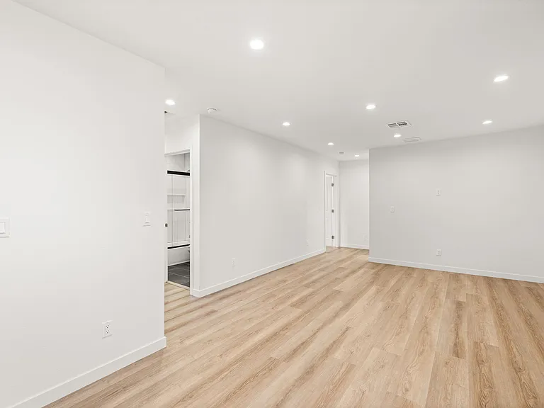 4700 S Gramercy Pl #4702 — Photo 3