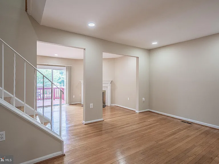 5844 Banning Pl — Photo 18