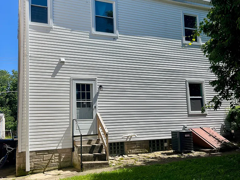 162 Main St — Photo 8