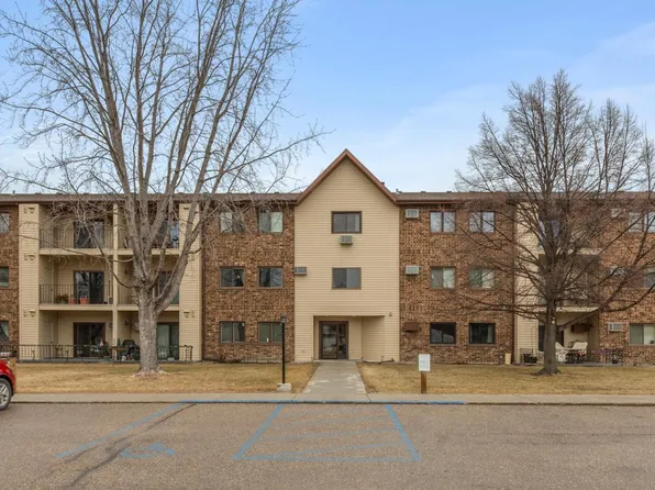 1424 14th St E APT 11, West Fargo, ND 58078