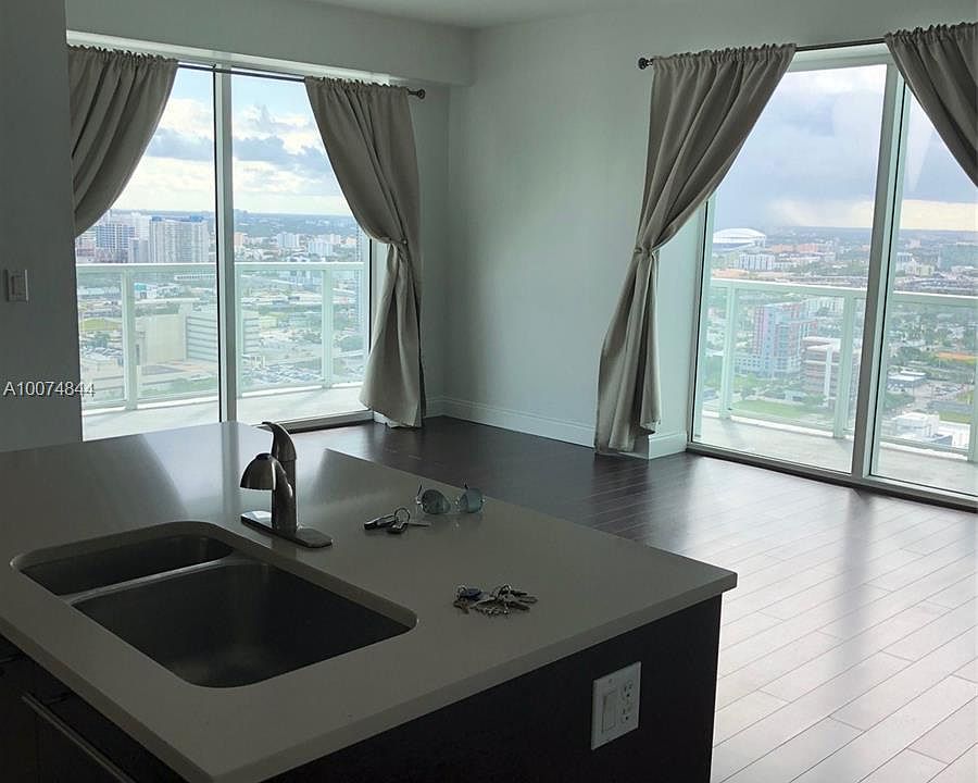 1st image of 1900 N Bayshore Dr APT 3411
