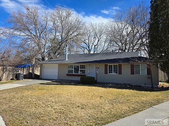 2nd image of 1571 Stanger Dr