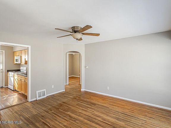 5th image of 2426 106th St