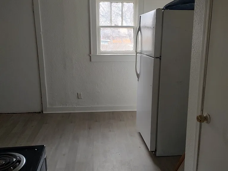 518 W Dakota Ave — Photo 9