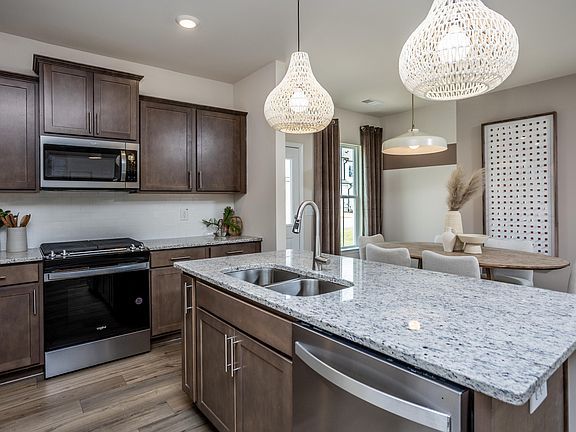 5th image of 1003 Blissful Waters St