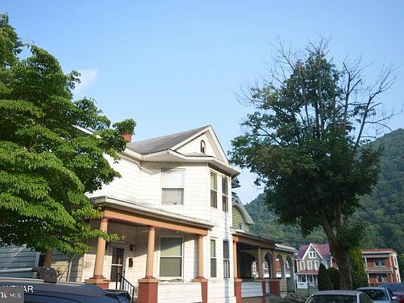 2nd image of 141-143 3rd St