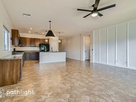 4th image of 1200 W Desert Hollow Dr