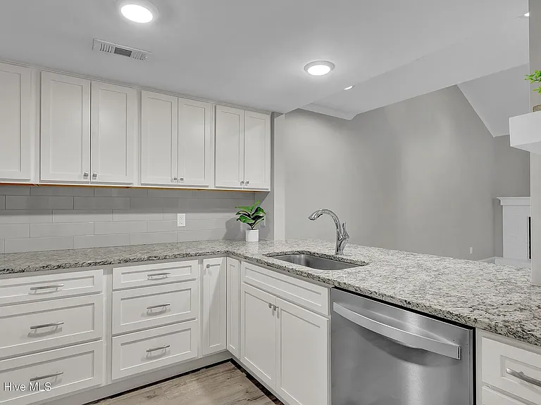 1800 Eastwood Rd #217 — Photo 5